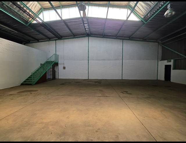 275M² WAREHOUSE TO LET IN STORMILL